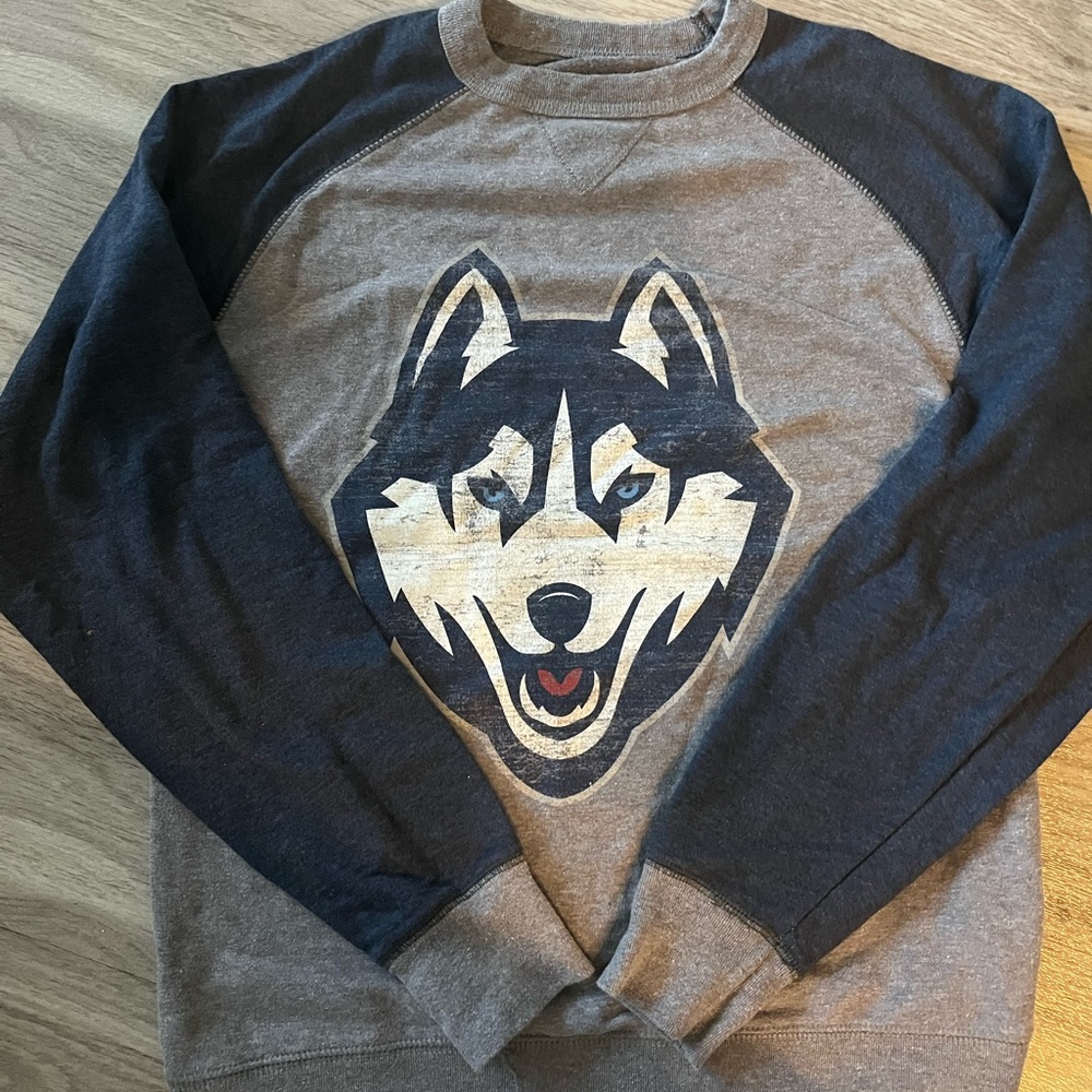UCONN Vintage looking woman’s crew neck sweatshirt
